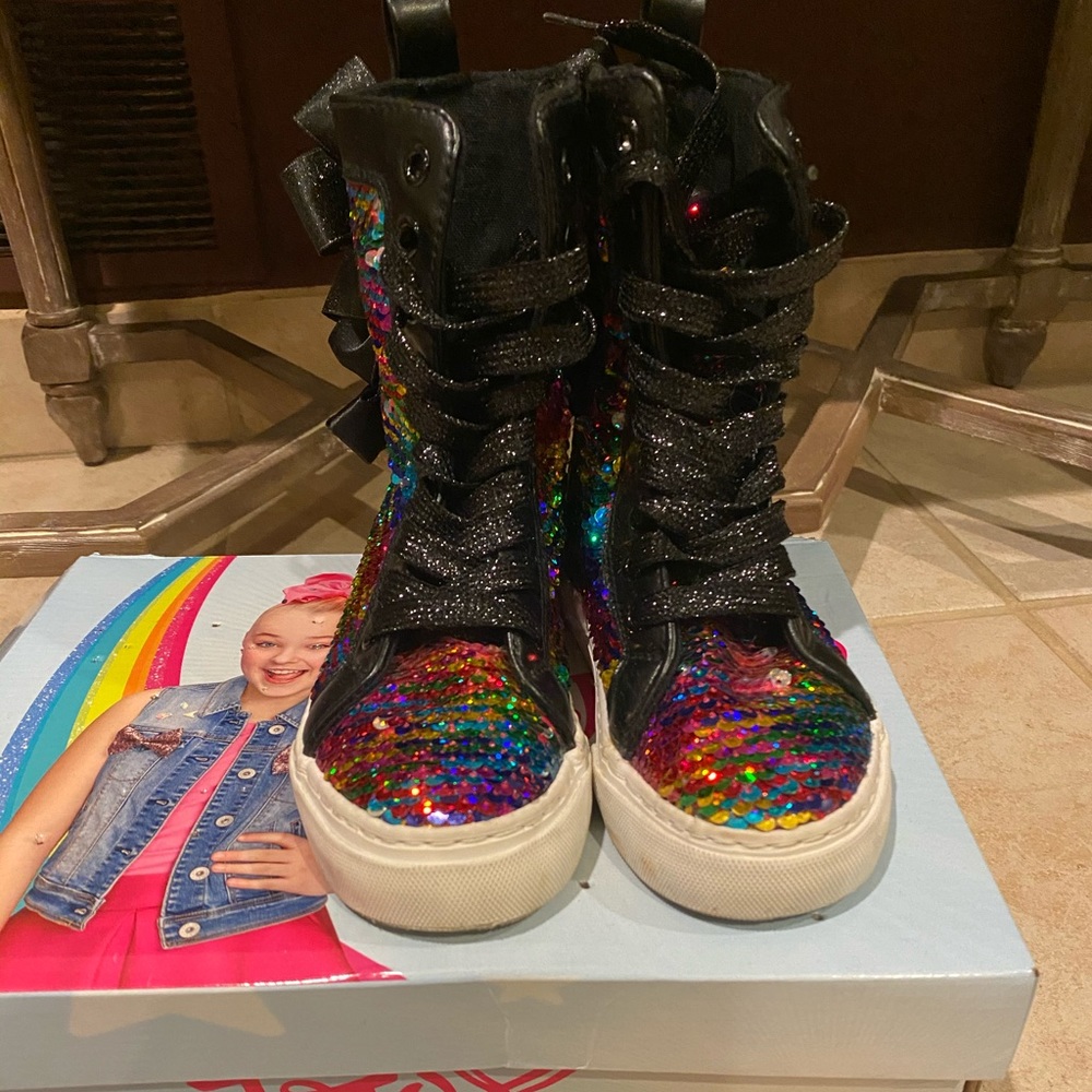 Kid’s JoJo Siwa high top sneakers